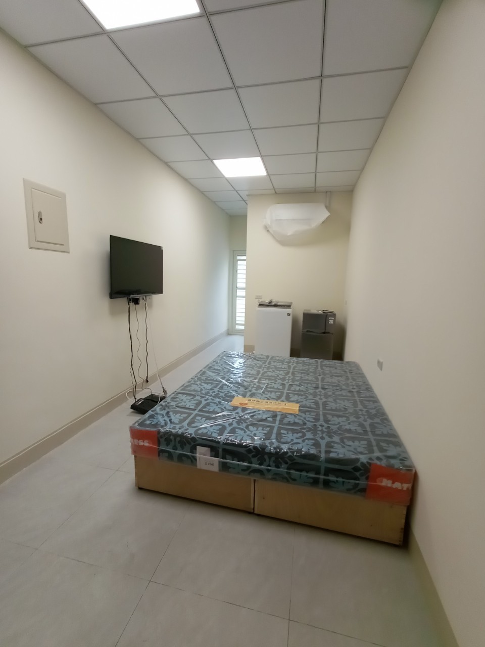 �M�j���s�M��/�W�~/�W��/�K�v����/���z�q��(A122)