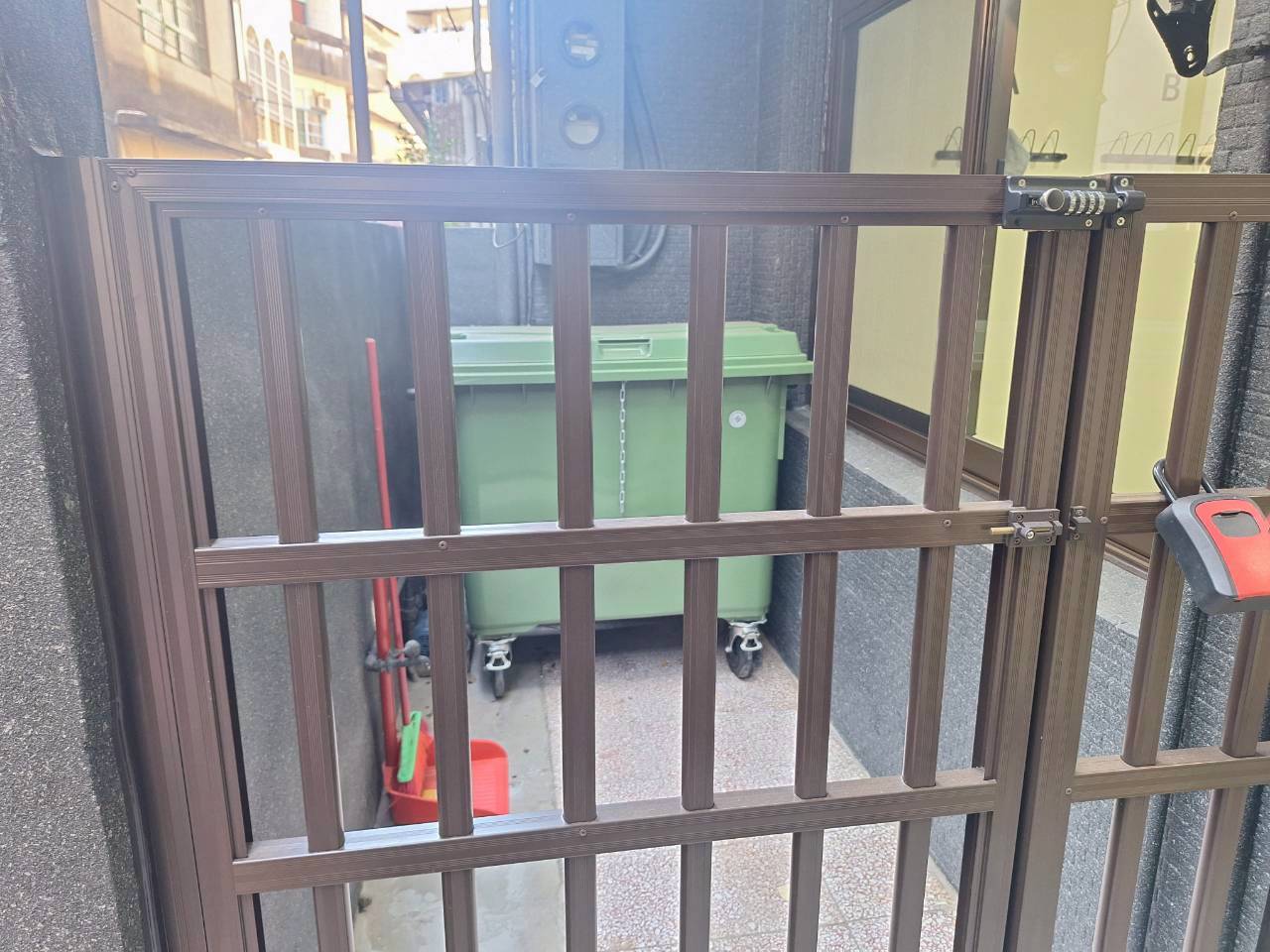 ������s����C�D���x�D�W�~�M�СD�M�ݾ�����(A46)