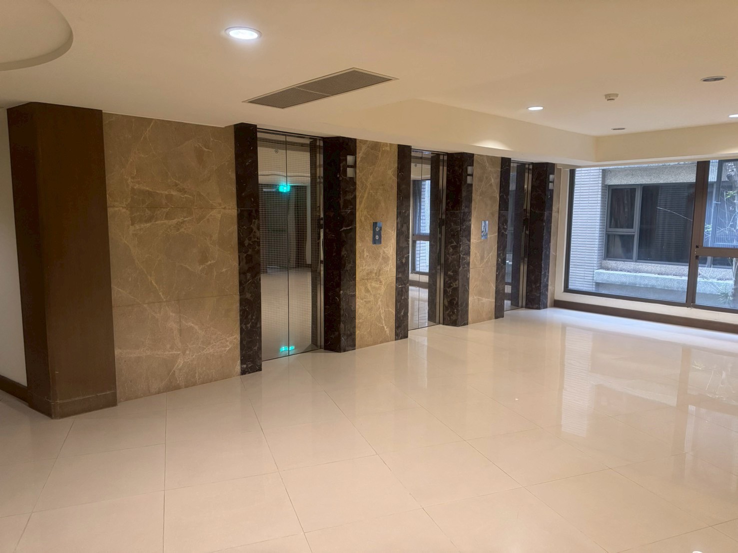 �Ϫi�D�H�D���s��z�D�W�~�D���ϡD�Ϫi������(A40)