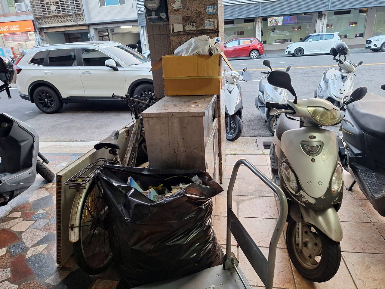 ���͸��q�趧�x�M�СD�~��K�O�@��(A10)