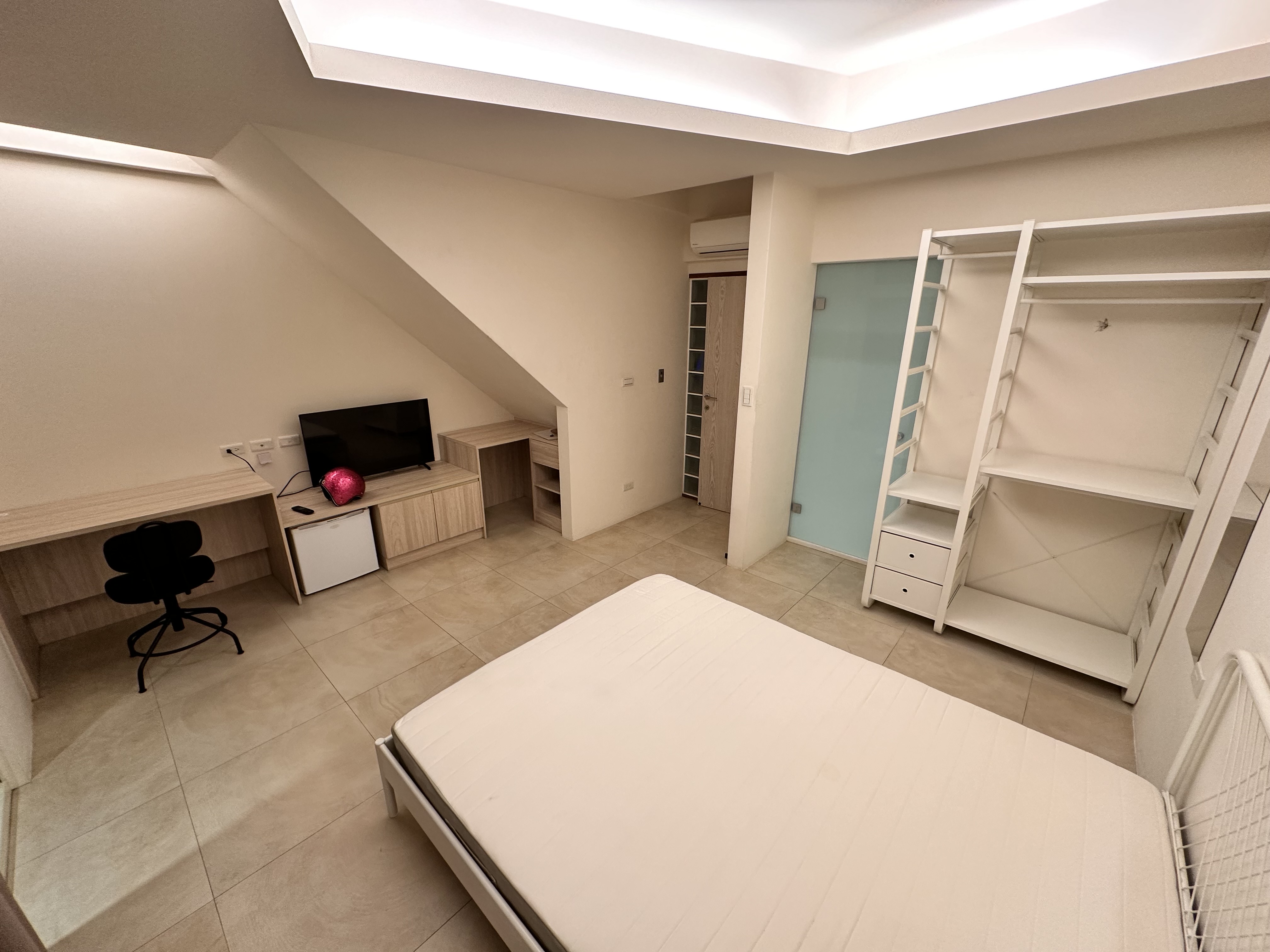 ���ذӰ��o�M�СD�W�߶��x�D�t����(A16)