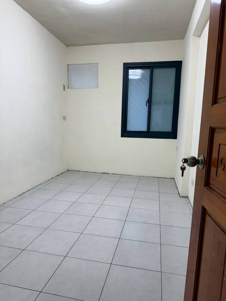 �Z�����Ѥf�@�ӡD����ҩy(C4)