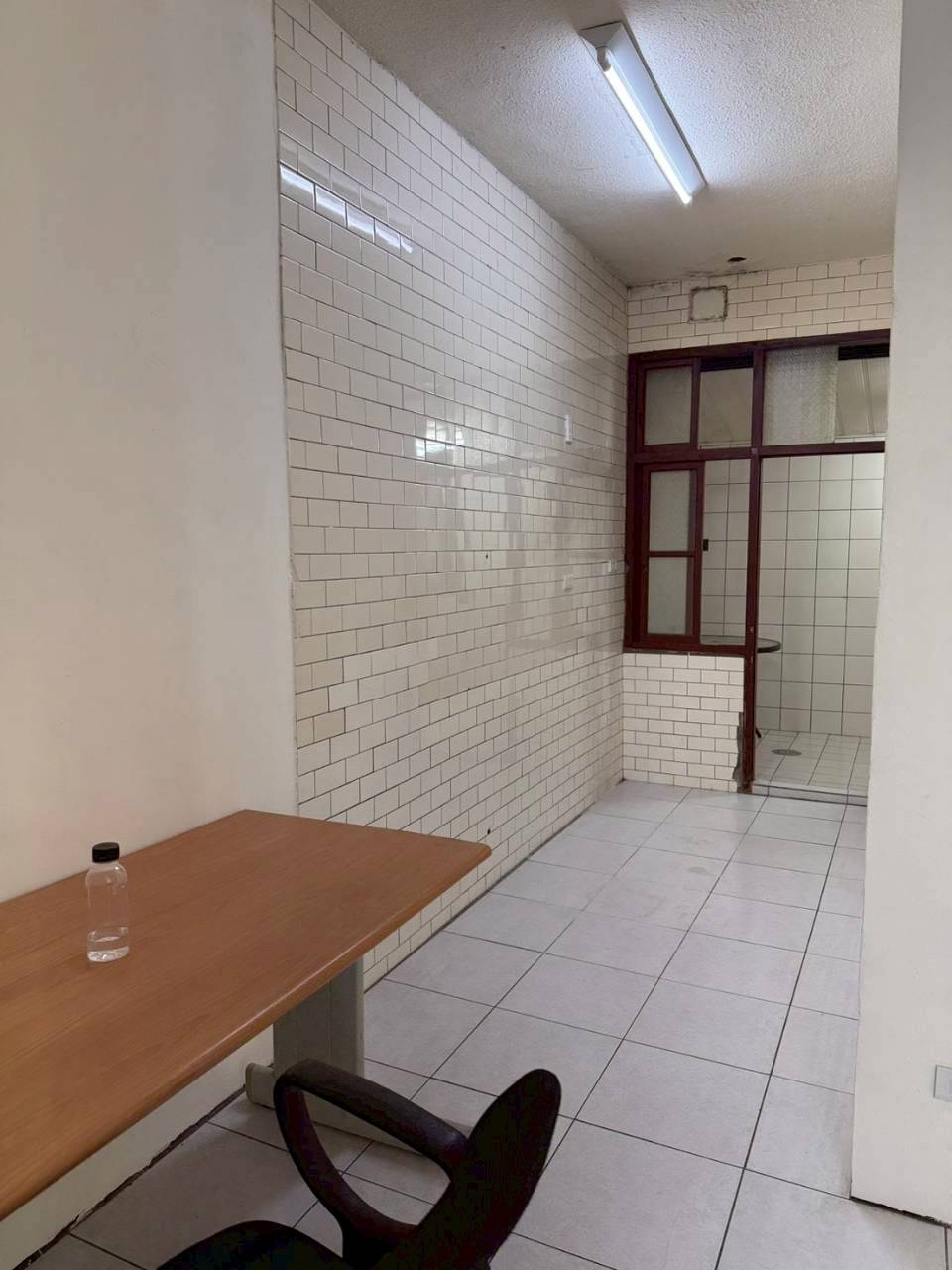 �Z�����Ѥf�@�ӡD����ҩy(C4)