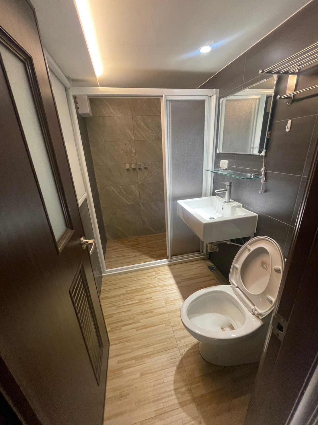 �����C��D�|�мӤ��ӡD�j�S�x�D�íѹq�D��������(D28)