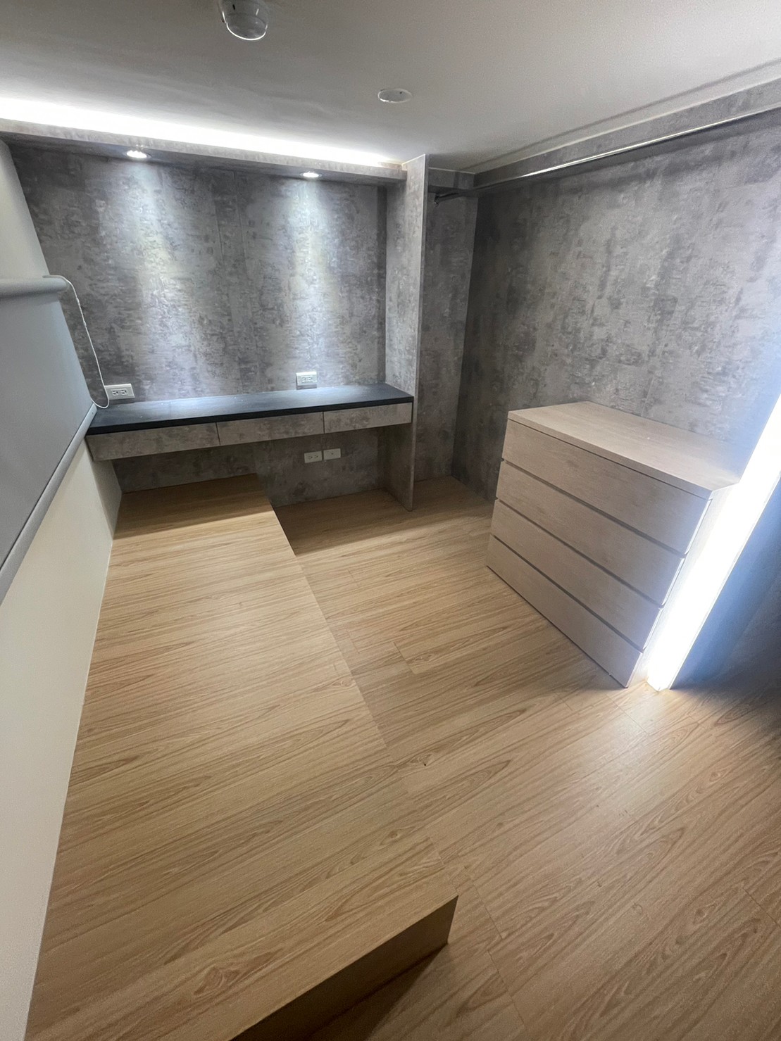 �����C��D�|�мӤ��ӡD�j�S�x�D�íѹq�D��������(D28)