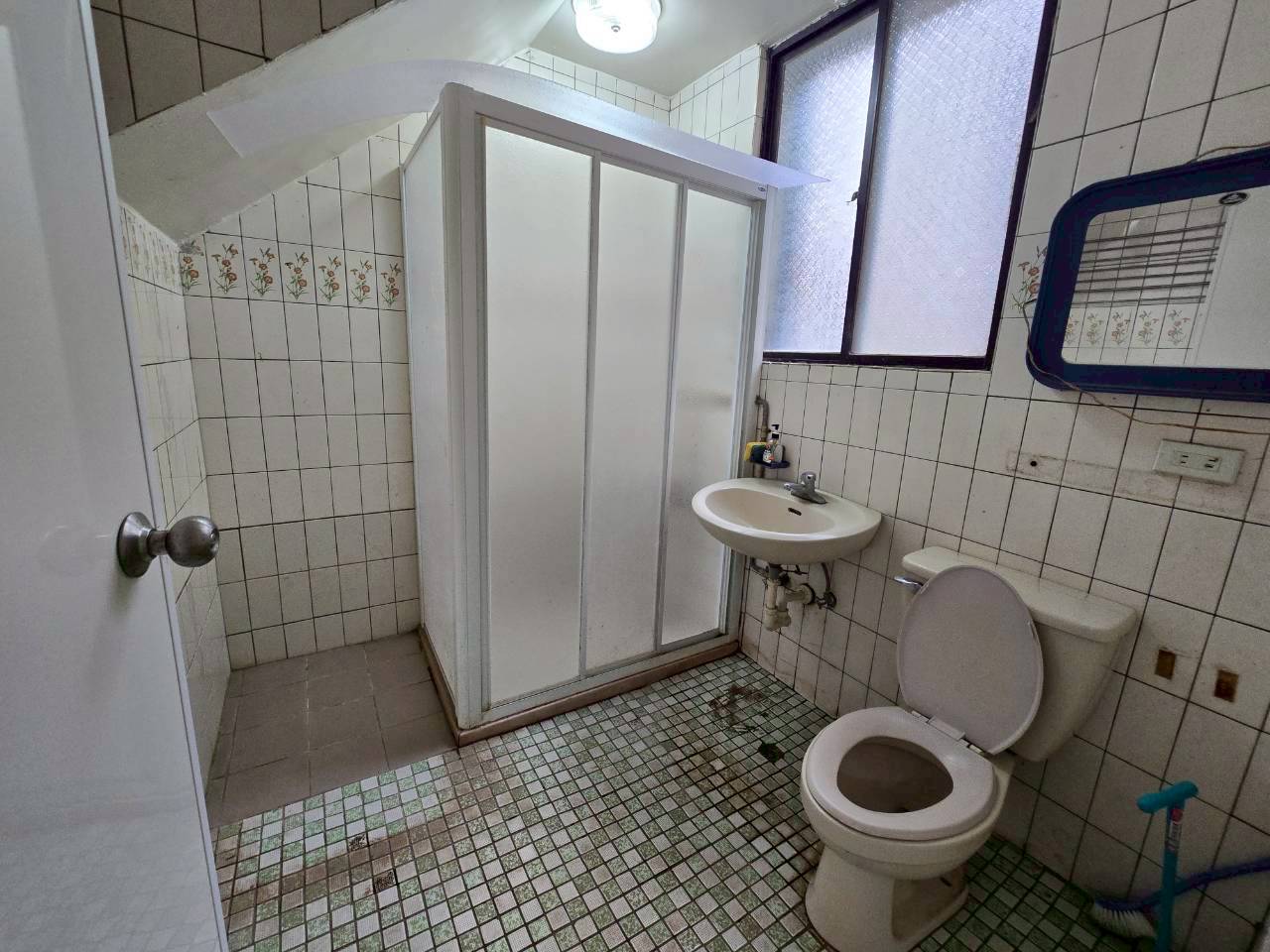 ���Y�e�ˡD��ɥX���D�i�u�@�ǡD�ۦ�����(JB101)