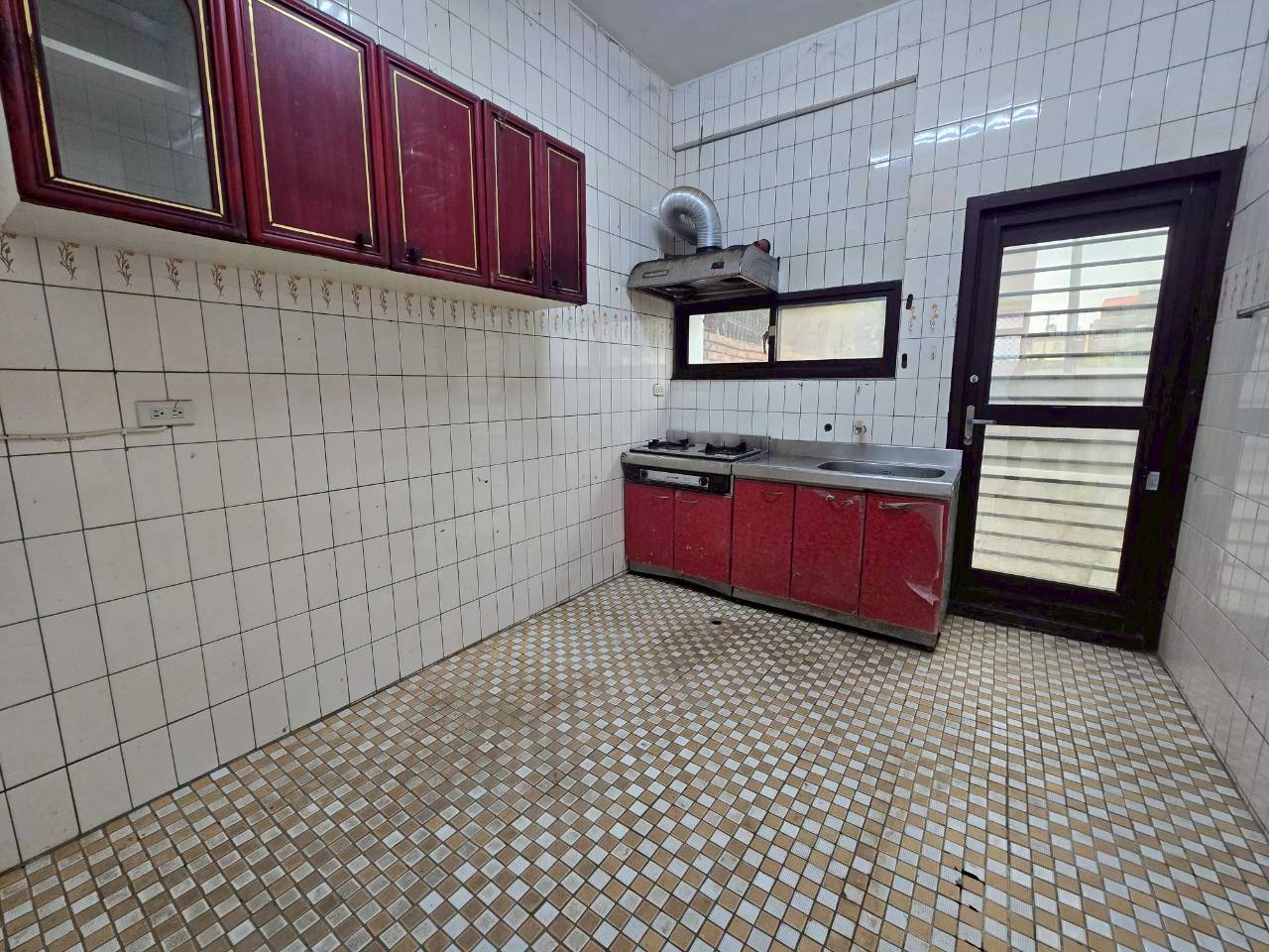 ���Y�e�ˡD��ɥX���D�i�u�@�ǡD�ۦ�����(JB101)