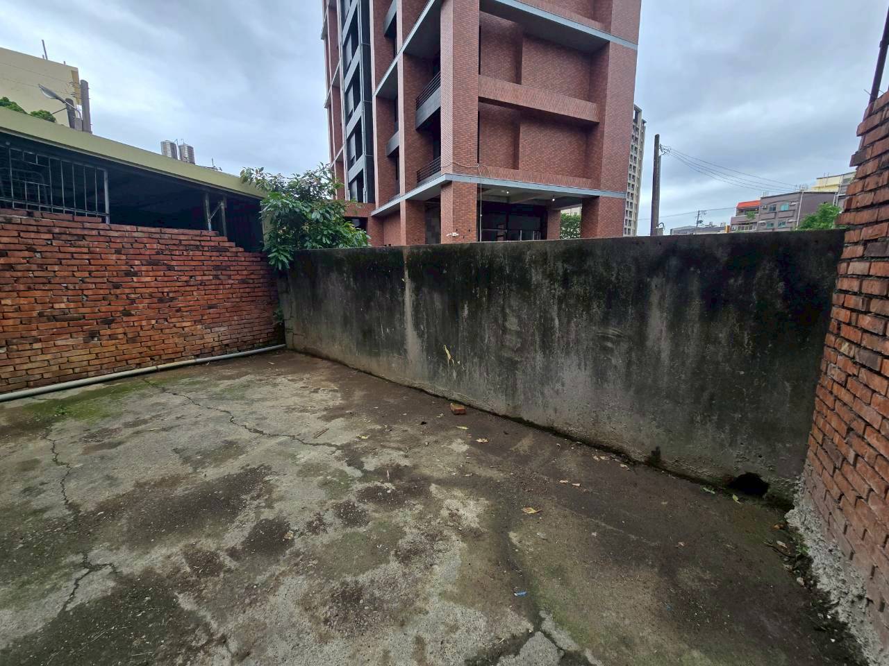 ���Y�e�ˡD��ɥX���D�i�u�@�ǡD�ۦ�����(JB101)