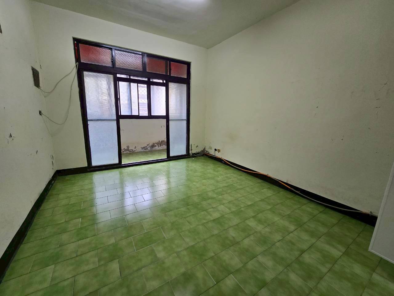 ���Y�e�ˡD��ɥX���D�i�u�@�ǡD�ۦ�����(JB101)