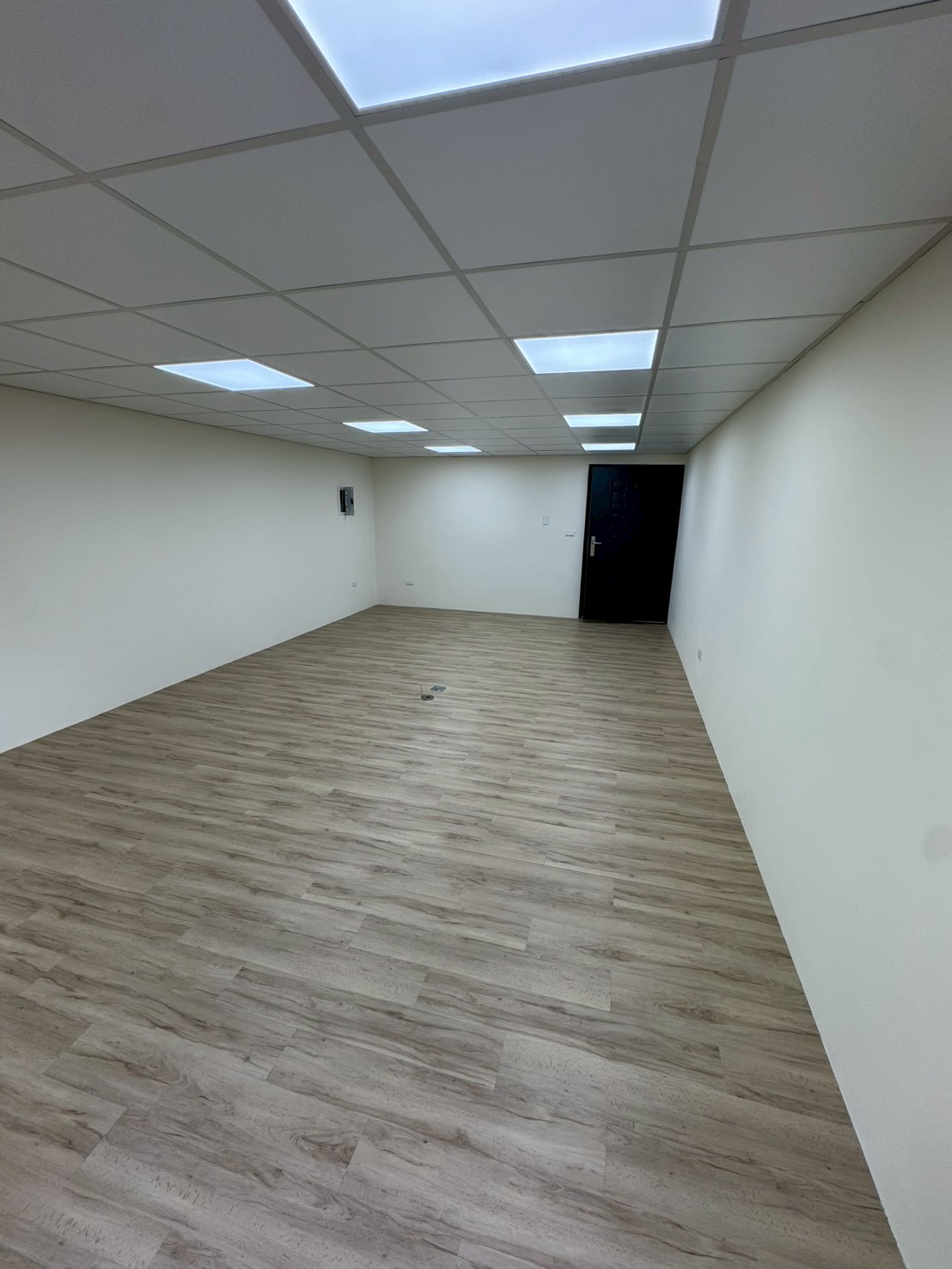 �񥨫��D�g�T�ѤU�D�p�W�ƿ줽�D�A�ӤH�u�@��