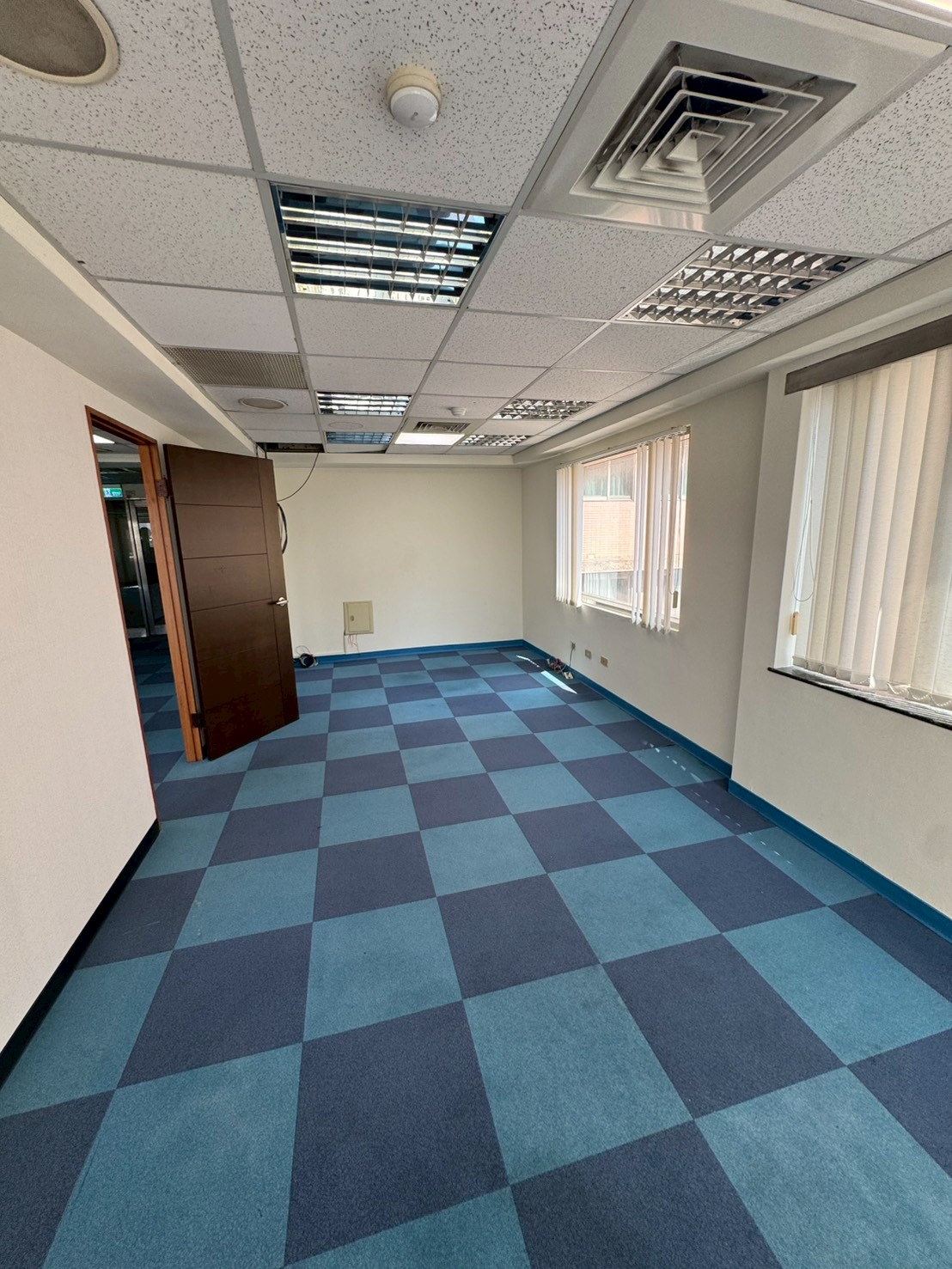 �������ֵض����ǡD�j�W�ƿ줽�D�槽�西(F16)