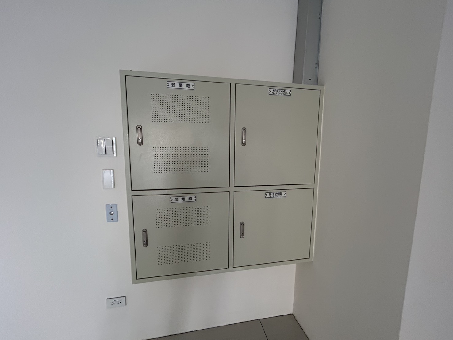 s}@ӼtDitnDjeD(F121)