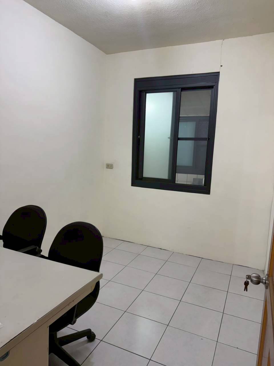 �Z�����Ѥf�@�ӡD����ҩy(F104)