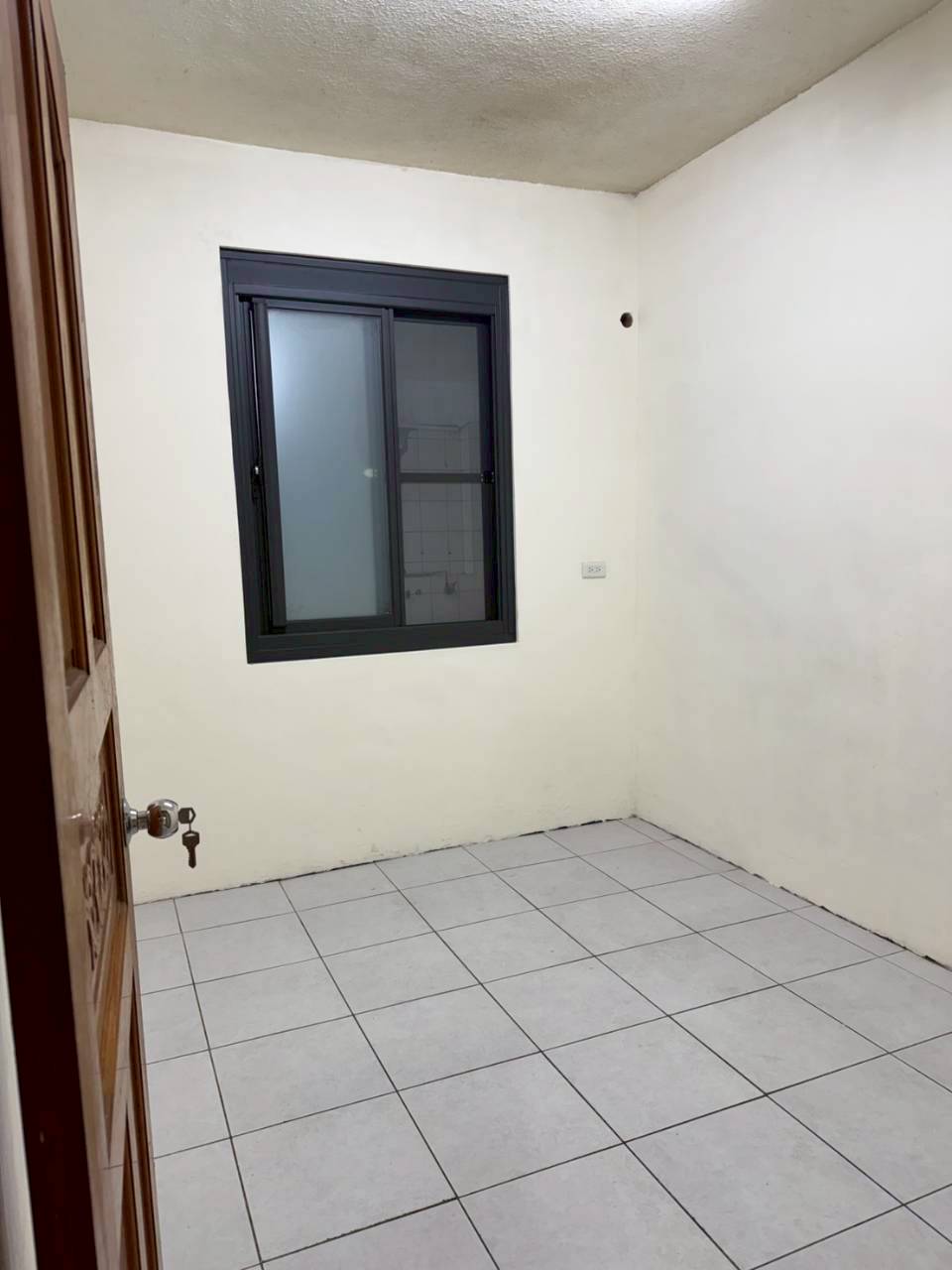 �Z�����Ѥf�@�ӡD����ҩy(F104)