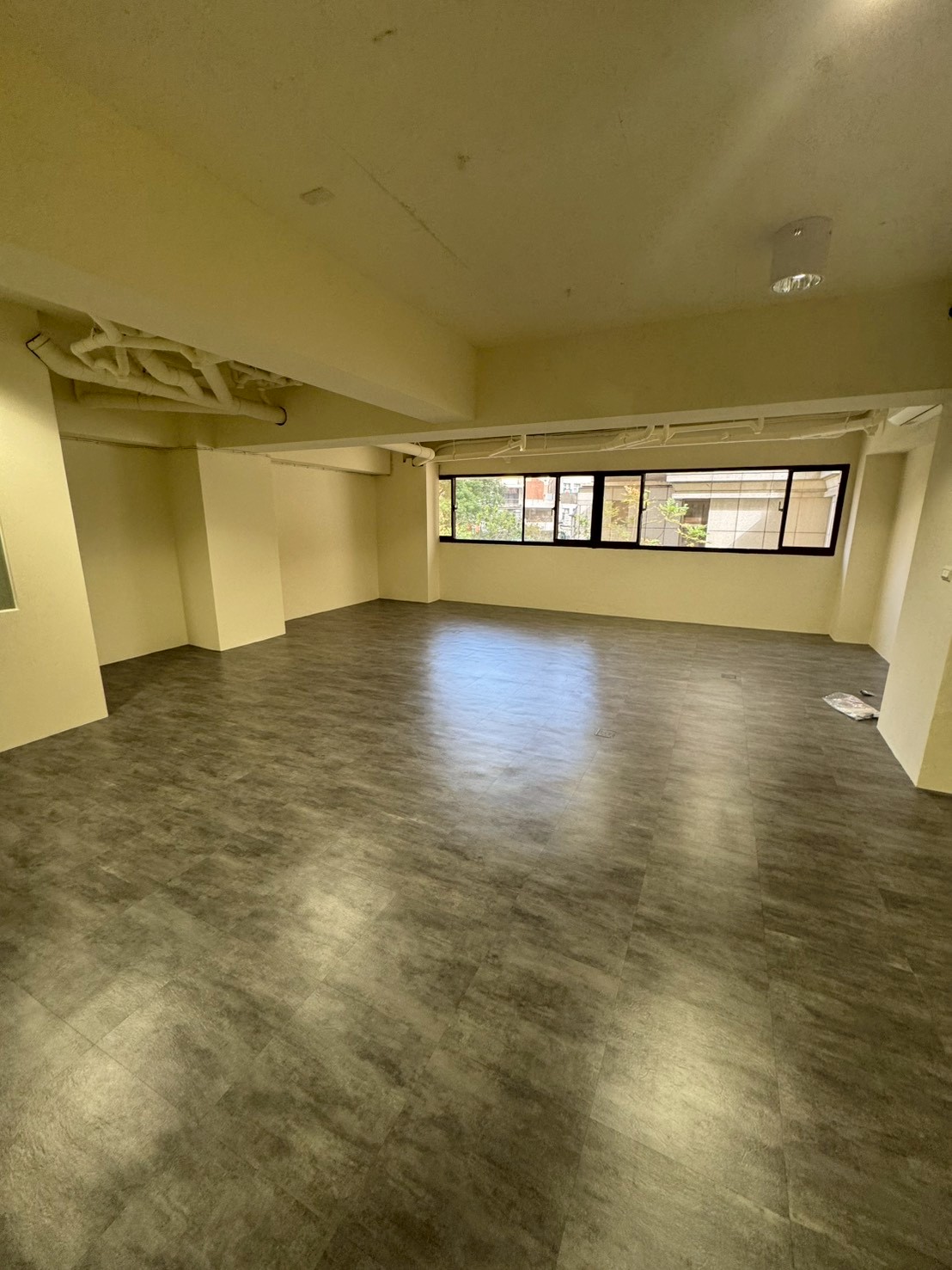 ����21�D�G�ө����D�A�줽�D�u�@��