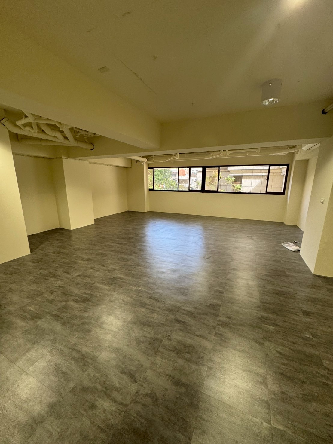 ����21�D�G�ө����D�A�줽�D�u�@��