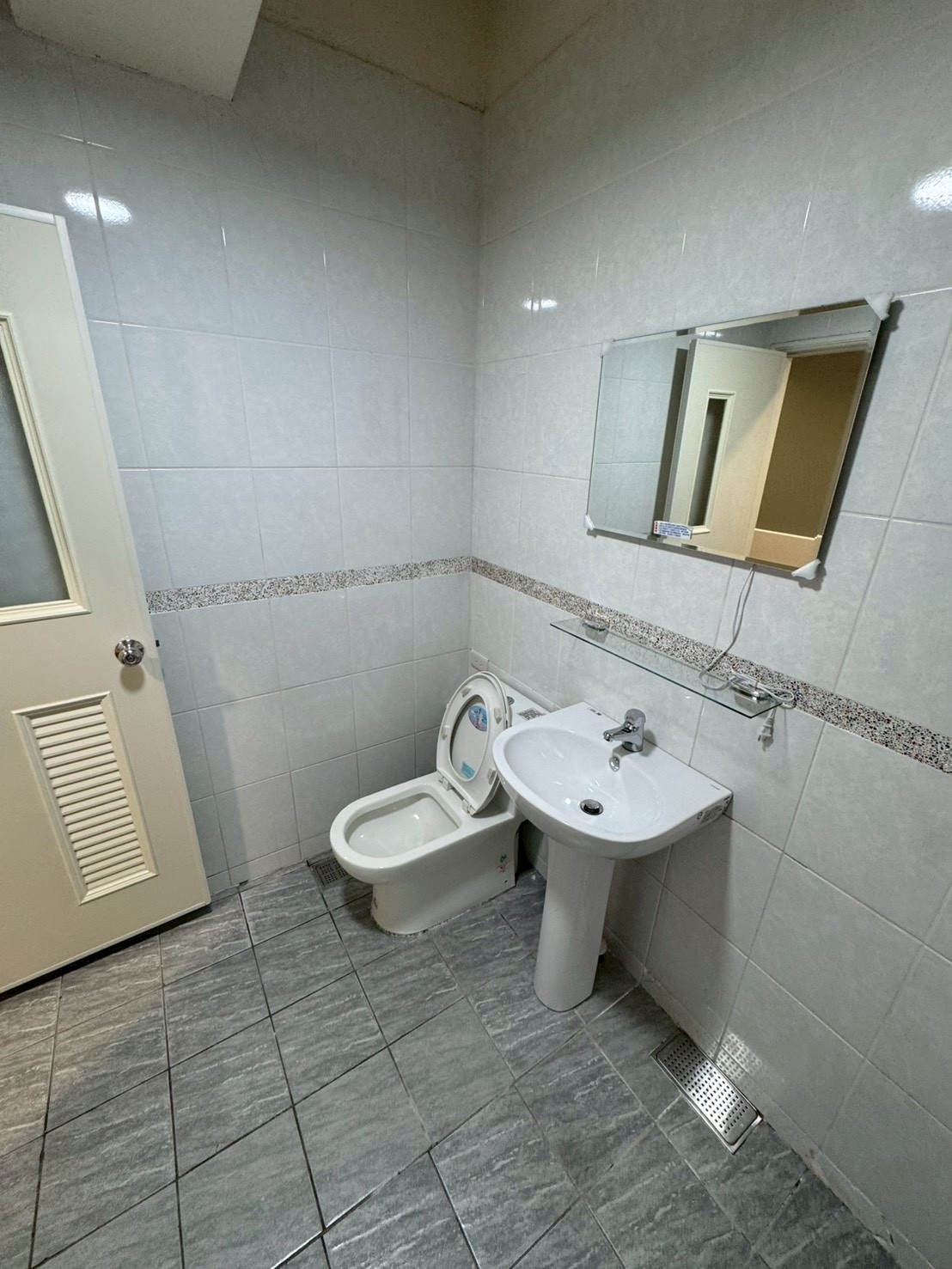 ����21�D�G�ө����D�A�줽�D�u�@��