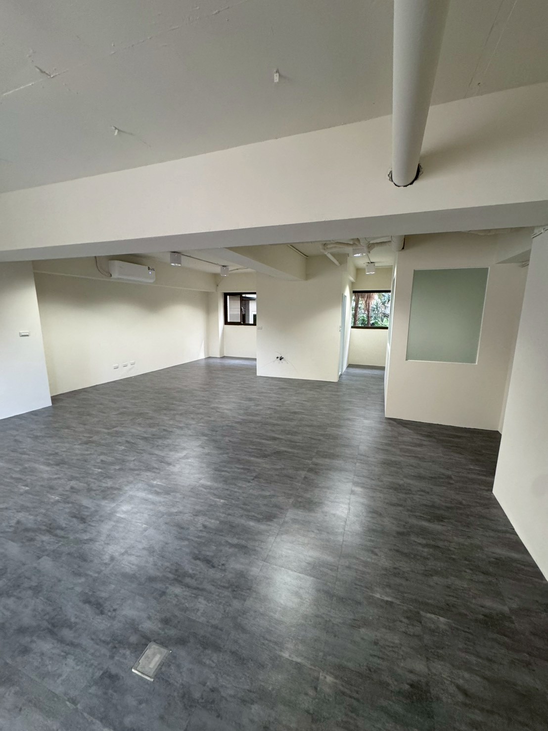 ����21�D�G�ө����D�A�줽�D�u�@��