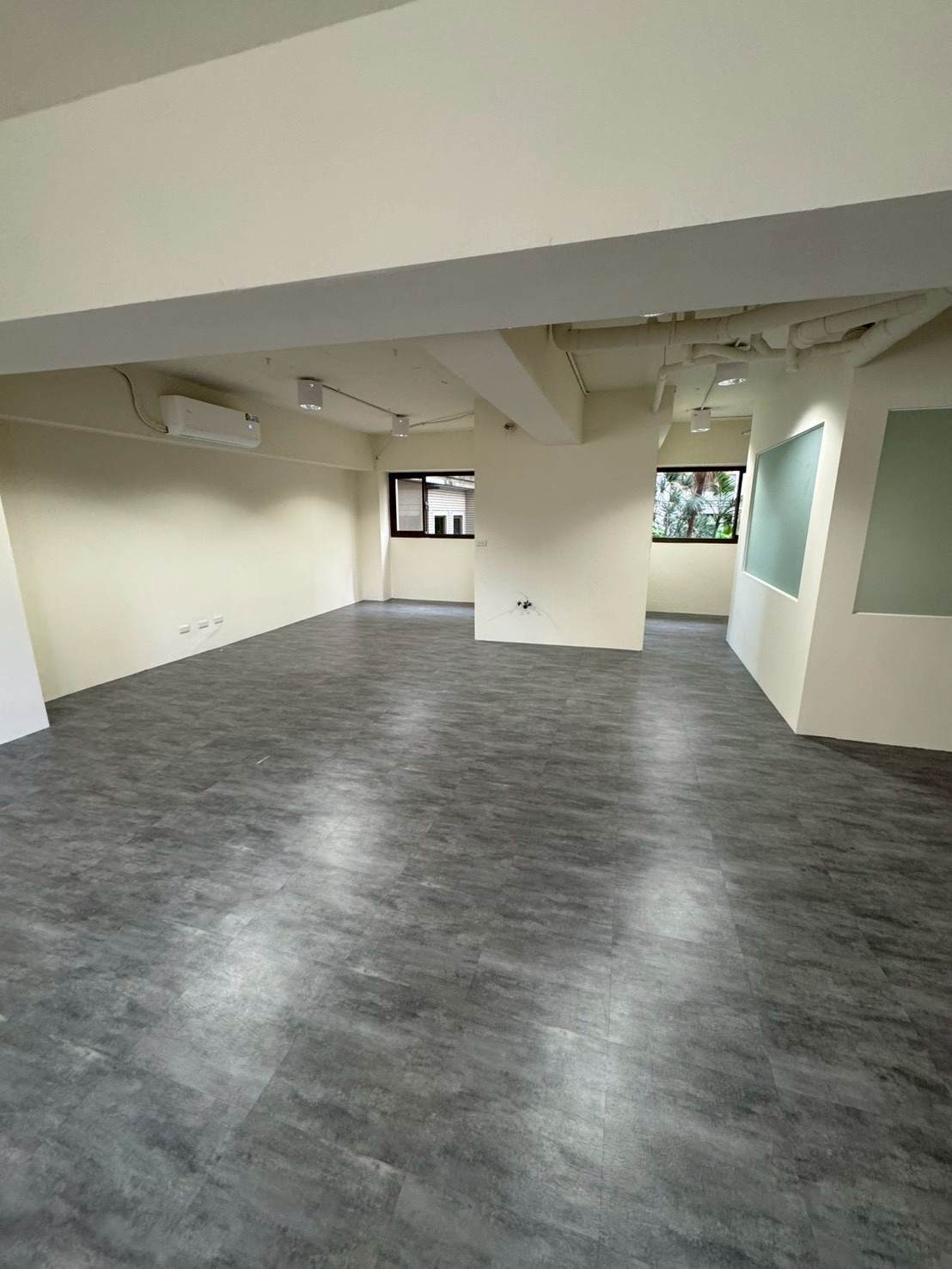 ����21�D�G�ө����D�A�줽�D�u�@��