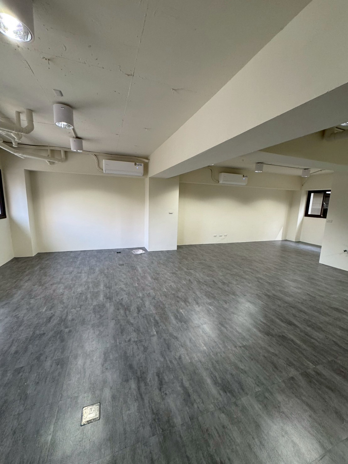 ����21�D�G�ө����D�A�줽�D�u�@��