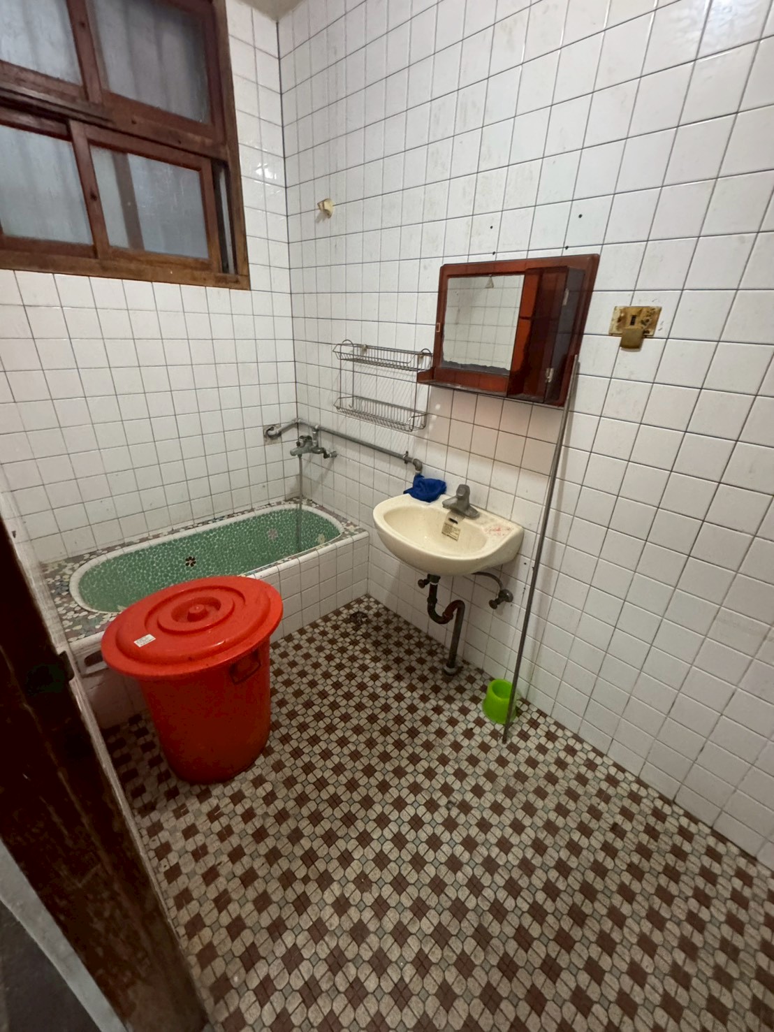 �񥨫��D�������D�A���Ʃ��D�i����(H146)