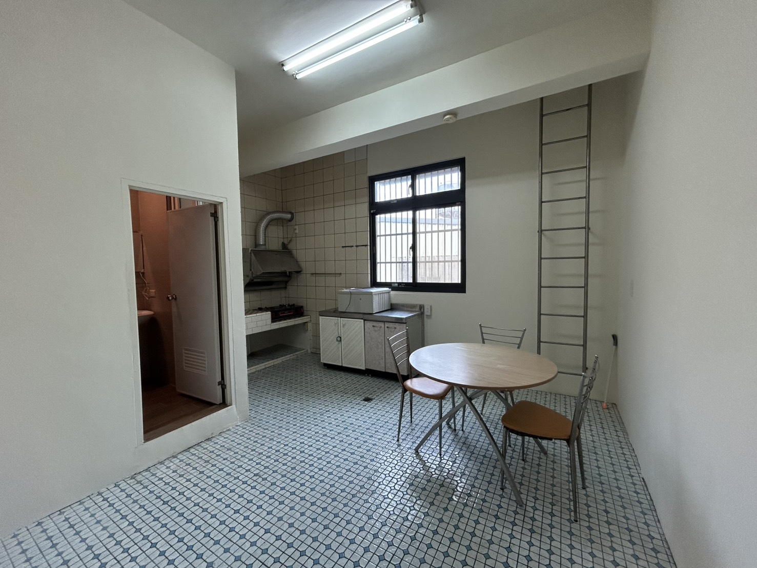 �������ǡD��ɥX���D�ڵ��\���D���s��z(H16)