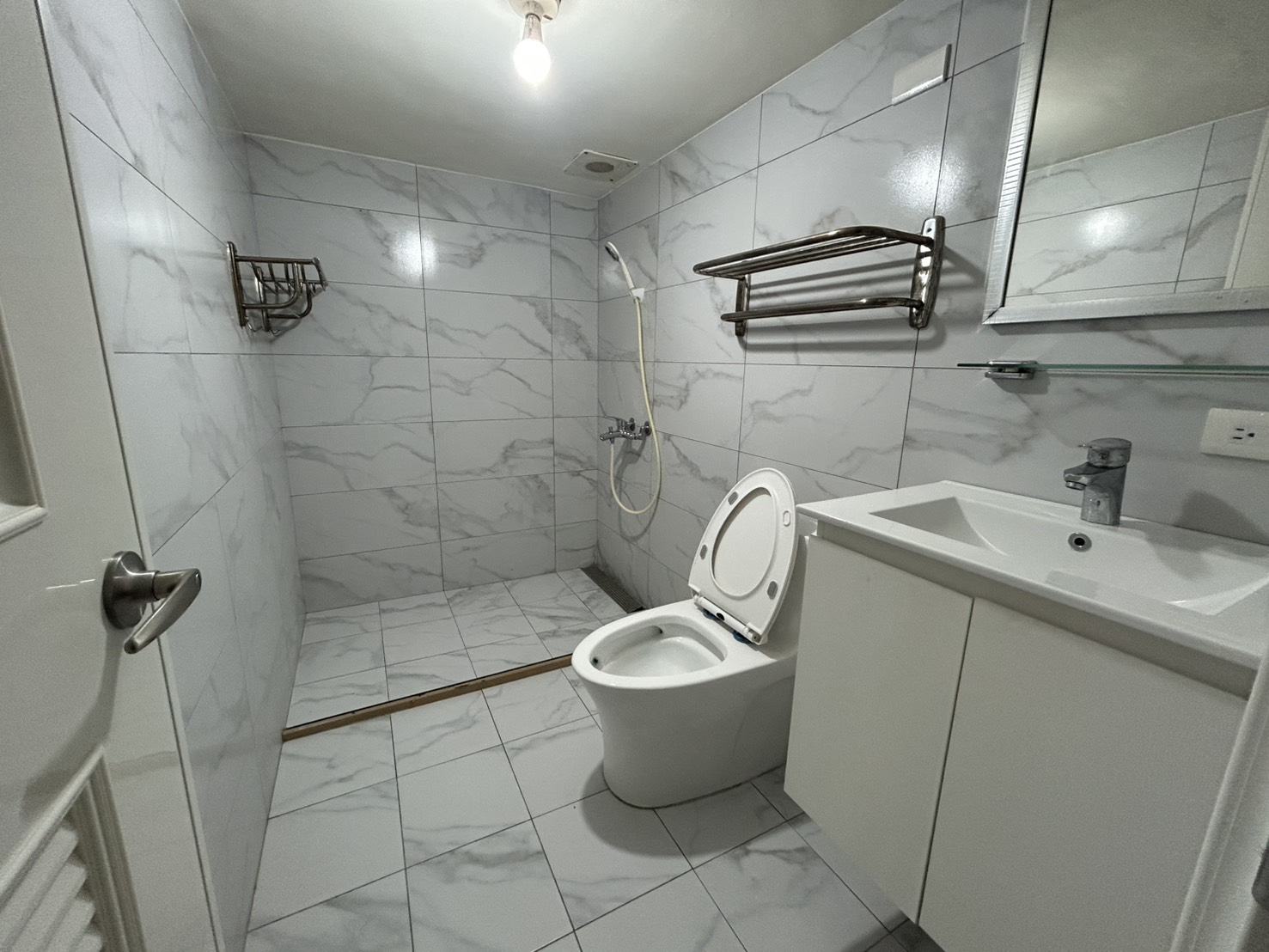 �������ǡD��ɥX���D�ڵ��\���D���s��z(H16)