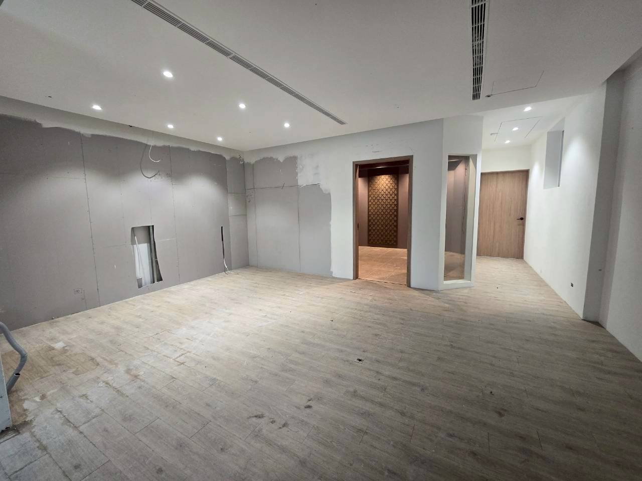 �񤤥������D���p�D�j�W�ơD�q��z���D��ɥX��(H104)