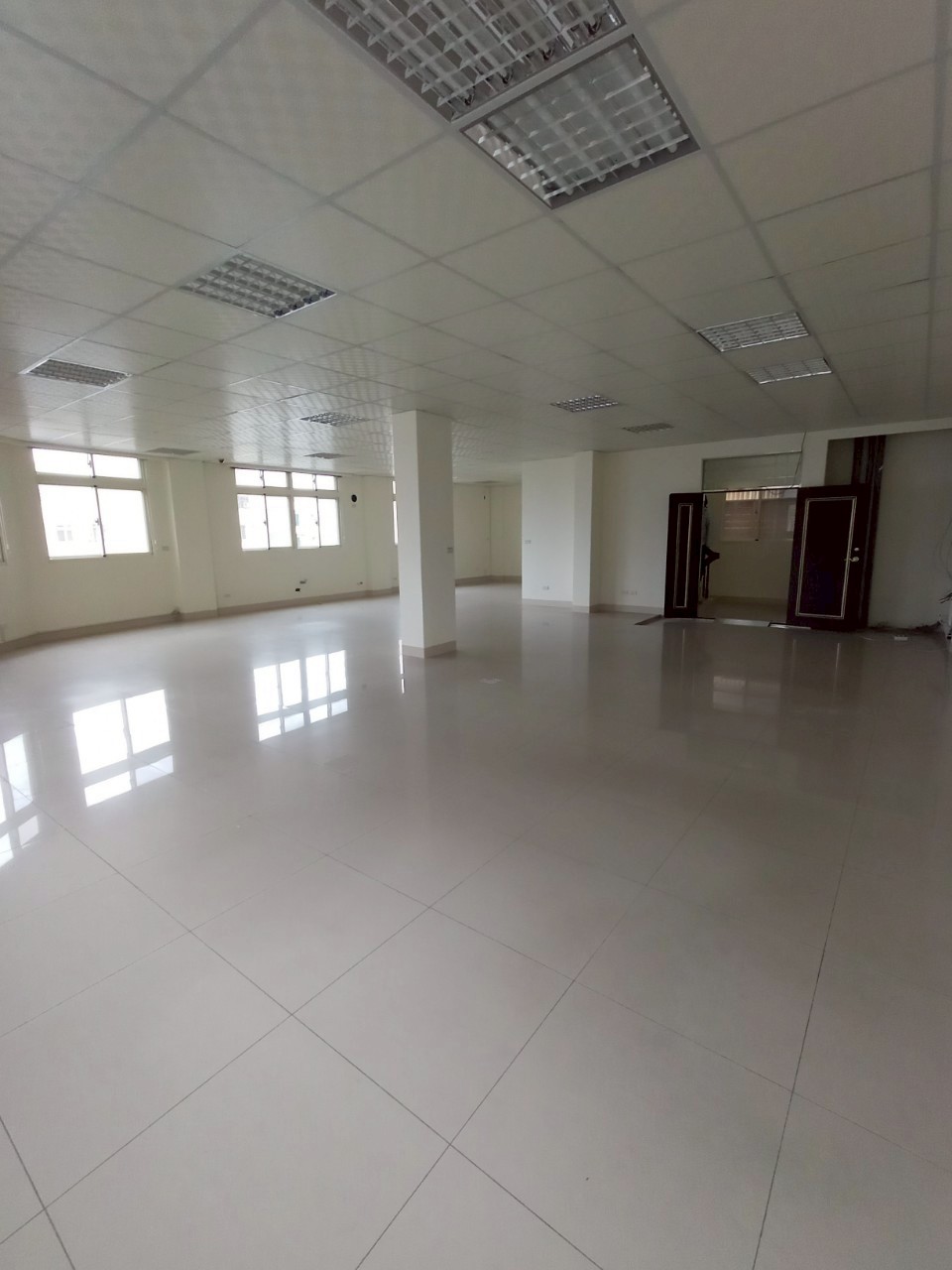 �j�ܤT����������/�j���e/���v/���e/�@�ػ���(H90)