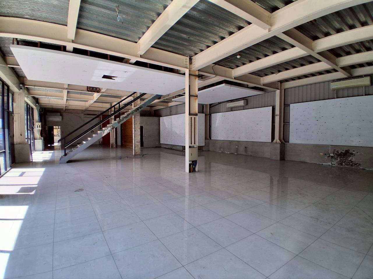 �ߨӵn�j�������Ӱ�/�����T����/�j���e����(JBF90)