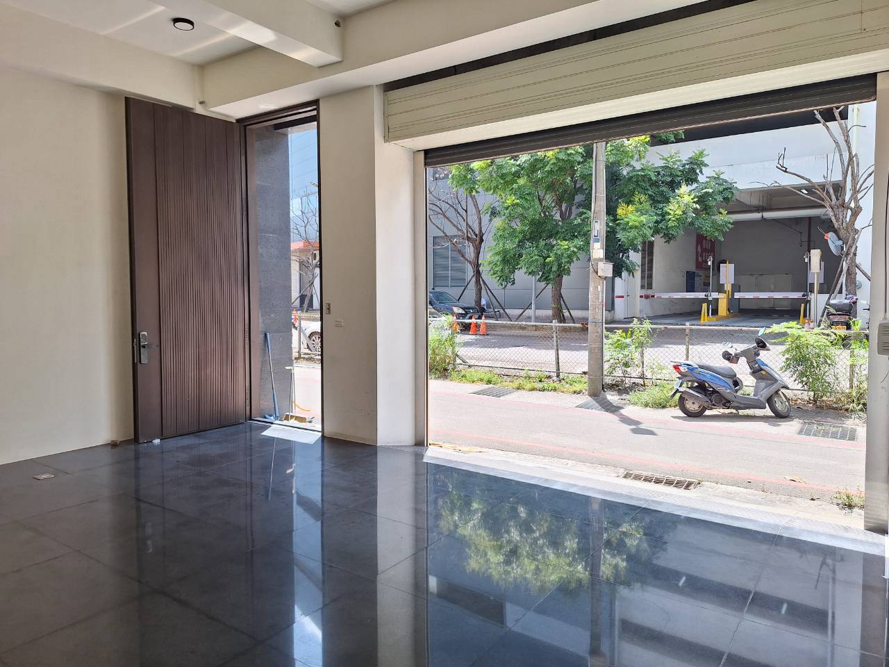�Z�����Ѥ��@�ө����D�u�@�ǡD�����ҥi(H175)